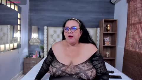 Snapshot of mommy_cute chatting on 06/09/26, 09:26 Jelitza online show from 06/09/26, 09:26