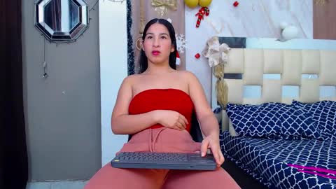 Snapshot of mommy_dulce chatting on 12/22/25, 10:29 ANDREA online show from 12/22/25, 10:29