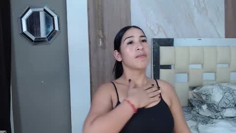 Snapshot of mommy_dulce chatting on 02/21/26, 01:06 ANDREA online show from 02/21/26, 01:06