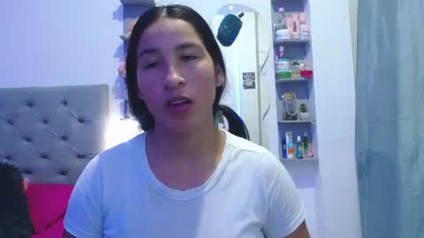 Snapshot of mommy_dulce chatting on 07/23/26, 01:19 ANDREA online show from 07/23/26, 01:19