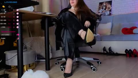 mommy_goddess online show from 11/21/25, 03:33