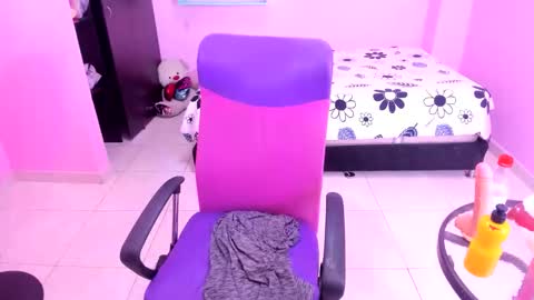 Snapshot of mommy_whore_slut chatting on 10/04/25, 08:51 call me slut online show from 10/04/25, 08:51