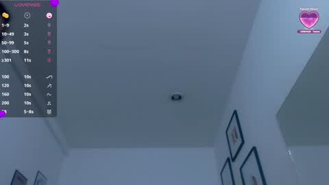 Snapshot of mommyissuess_ chatting on 02/05/25, 08:21 Daphne  online show from 02/05/25, 08:21