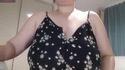 Daphne  online show from 11/15/25, 09:43