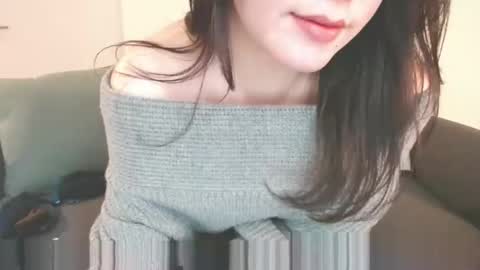 Momo online show from 12/05/24, 02:44