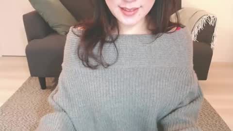 Momo online show from 12/24/24, 12:33