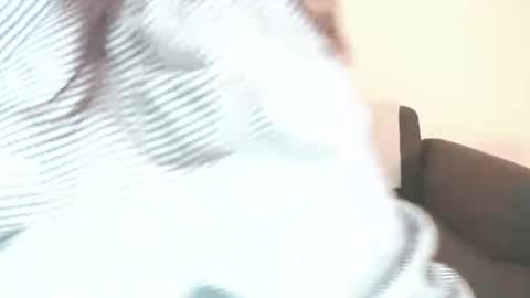 Momo online show from 12/29/24, 01:38