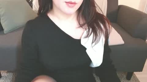 Momo online show from 01/12/25, 03:39