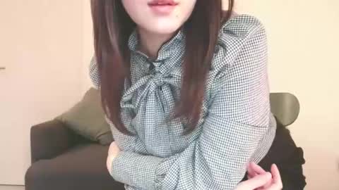 Momo online show from 01/23/25, 01:02