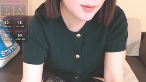 Momo online show from 10/04/25, 10:19