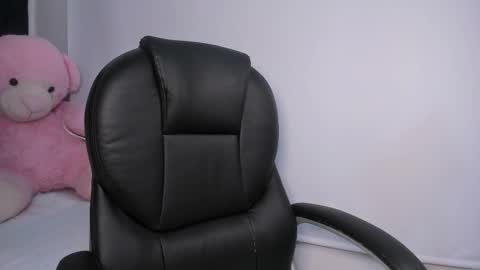 Momo  online show from 03/11/26, 03:23