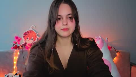 Momo online show from 02/11/26, 04:06