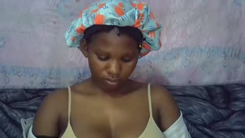 Snapshot of momsdoll chatting on 04/09/26, 06:13 momsdoll online show from 04/09/26, 06:13