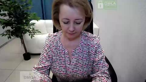 Snapshot of mona_w chatting on 02/27/26, 10:59 Mona online show from 02/27/26, 10:59