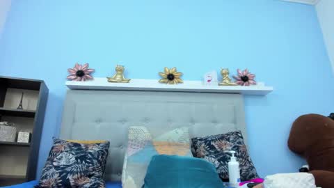 paola online show from 02/09/26, 02:10