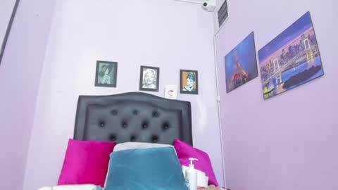 paola online show from 04/18/26, 01:59