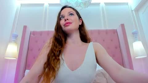 Snapshot of monaricci chatting on 05/11/26, 02:45 Mona online show from 05/11/26, 02:45