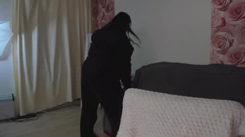 Monica online show from 02/28/25, 06:21