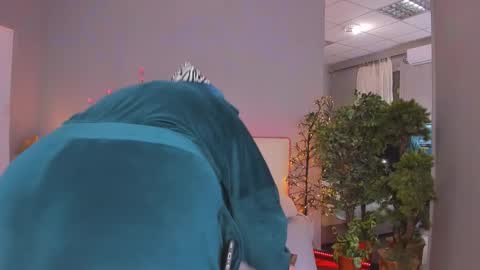 Monica online show from 02/03/26, 06:57