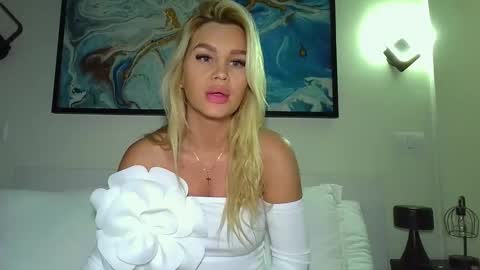 Monica online show from 01/22/25, 03:20