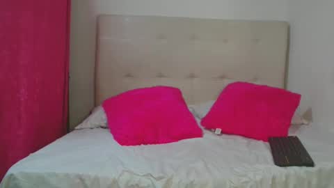 Snapshot of monica631590 chatting on 02/09/25, 07:52 Monica online show from 02/09/25, 07:52