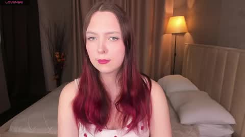 Snapshot of monica__queen chatting on 05/17/26, 05:27 Monica online show from 05/17/26, 05:27