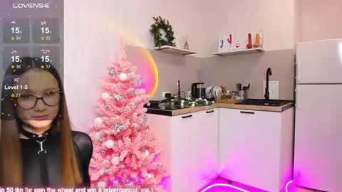 Monica online show from 12/04/25, 03:21