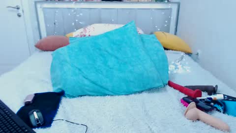 lizzi online show from 03/04/25, 06:47