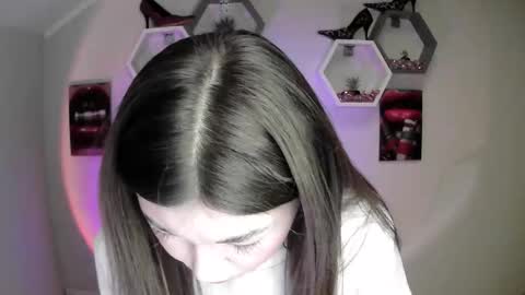 sweet girl and shine body online show from 09/18/25, 07:10