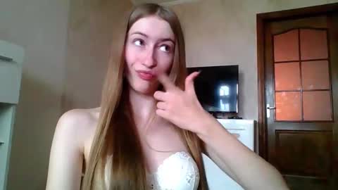 Monica online show from 05/07/26, 12:10