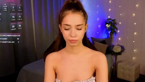 Snapshot of monica_venom chatting on 06/10/26, 01:54 Hi Im Monica online show from 06/10/26, 01:54
