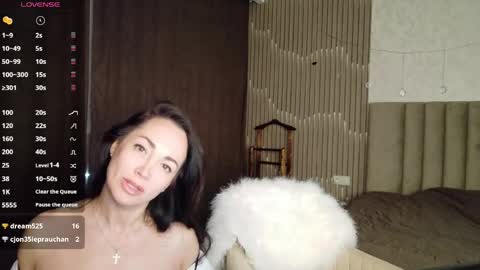 monica_weisss online show from 04/30/26, 10:03