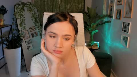 monica online show from 04/04/26, 11:46