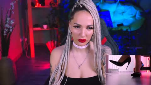 Monika online show from 02/06/25, 11:54