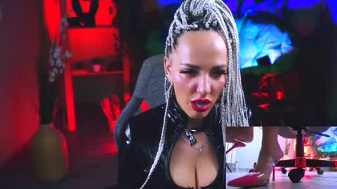 Monika online show from 02/10/25, 08:31