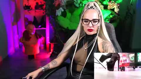 Monika online show from 10/21/25, 11:22