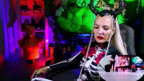 Monika online show from 10/31/25, 11:55