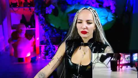 Monika online show from 11/16/25, 10:32