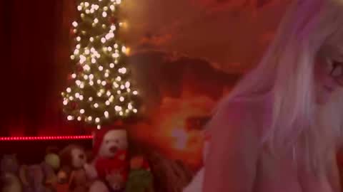 Monika    online show from 01/01/25, 06:47