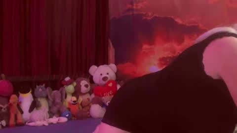 Monika    online show from 10/26/25, 01:44