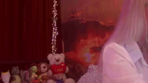 Monika    online show from 03/15/26, 02:06