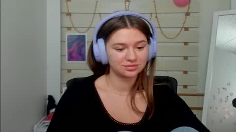 Monika online show from 02/23/25, 10:28