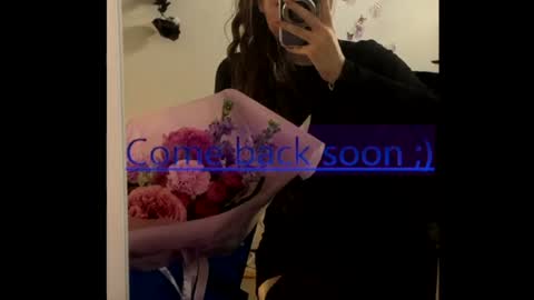 Snapshot of monika_youu chatting on 08/08/26, 08:27 Monika online show from 08/08/26, 08:27