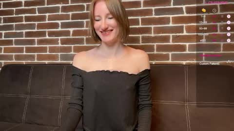 Snapshot of monikabos chatting on 10/20/25, 08:53 MonikaBos online show from 10/20/25, 08:53