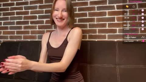 Snapshot of monikabos chatting on 10/24/25, 09:22 MonikaBos online show from 10/24/25, 09:22