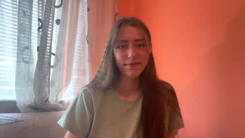 Snapshot of moniquebillinghurst chatting on 06/19/26, 04:28 Rose online show from 06/19/26, 04:28