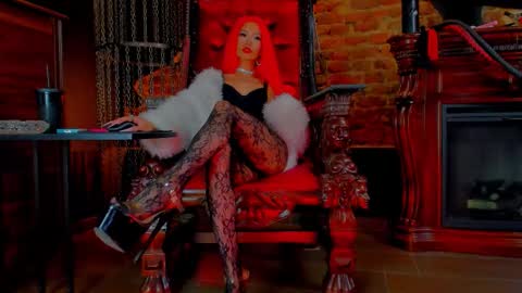 Snapshot of moniqueresse chatting on 10/06/25, 12:02 Monique C online show from 10/06/25, 12:02