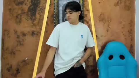 Snapshot of monky_0002 chatting on 07/11/26, 04:48 monky_0002 online show from 07/11/26, 04:48