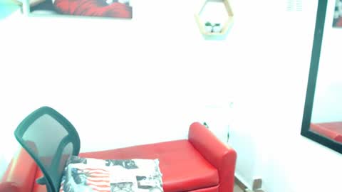 Snapshot of monserrat_diva chatting on 06/24/26, 06:40 monserrat_diva online show from 06/24/26, 06:40