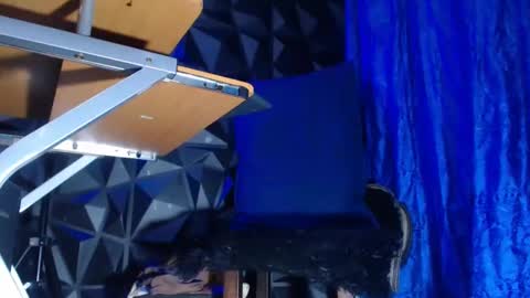 Snapshot of monster_huge_cock chatting on 11/05/25, 03:06 dorian online show from 11/05/25, 03:06